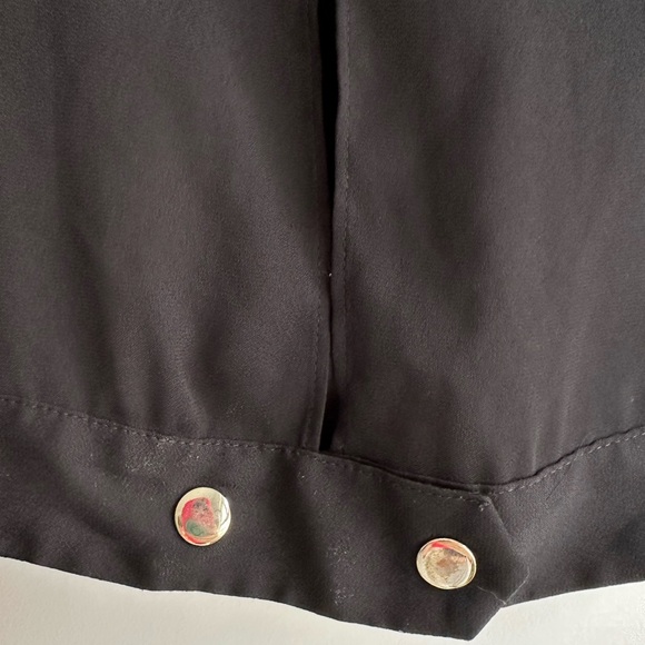 Express low cut blouse - Picture 4 of 6